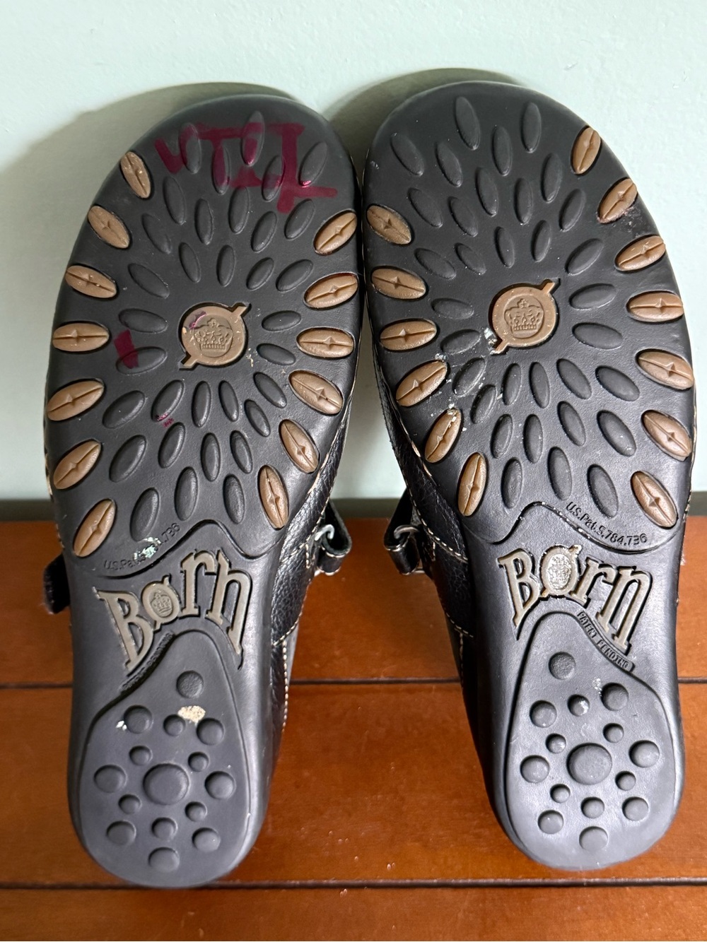 Born Women’s Black Leather Adjustable Strap Mary Jane Flats Size 9/EU 40.5 - Picture 7 of 9